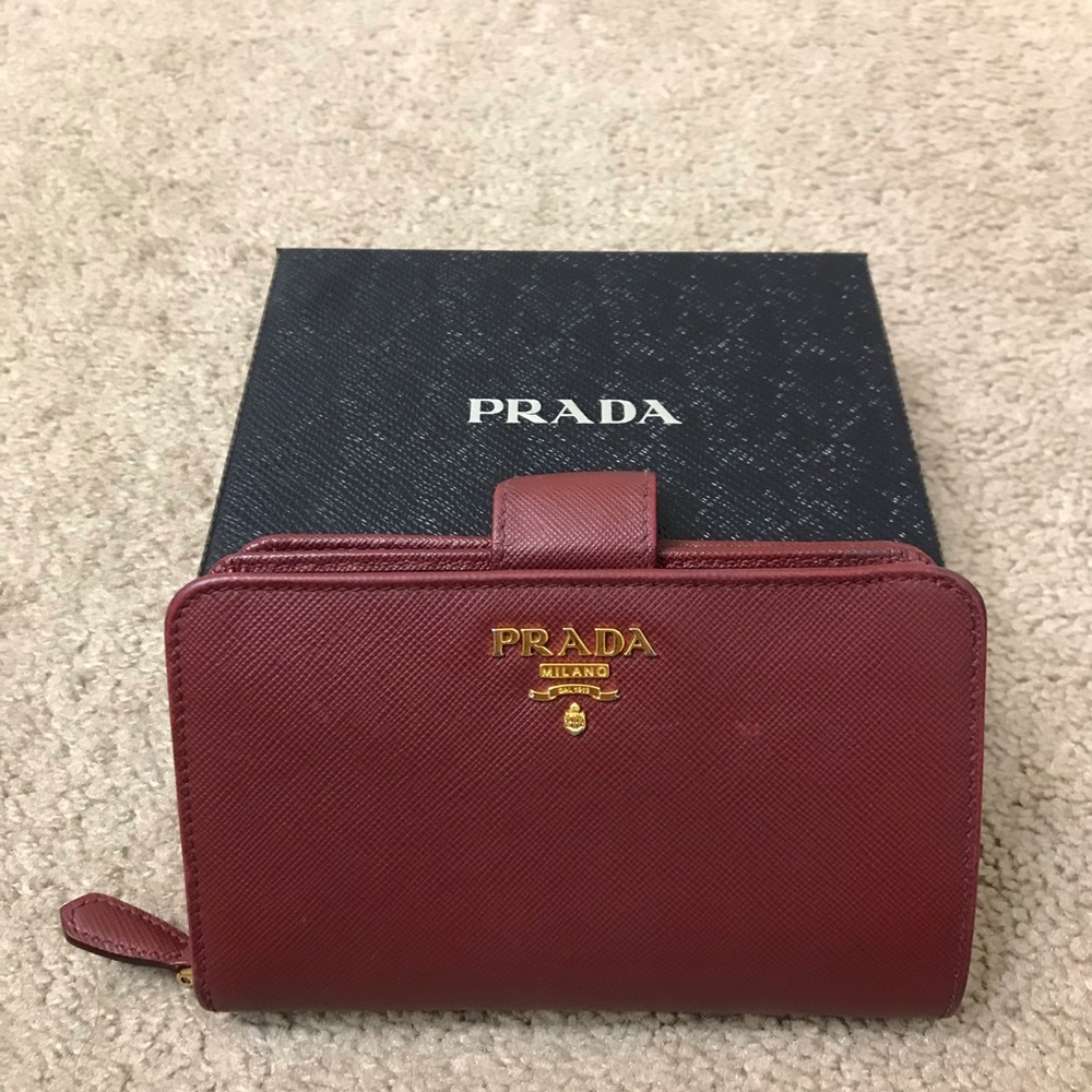 Used red Prada Saffiano wallet